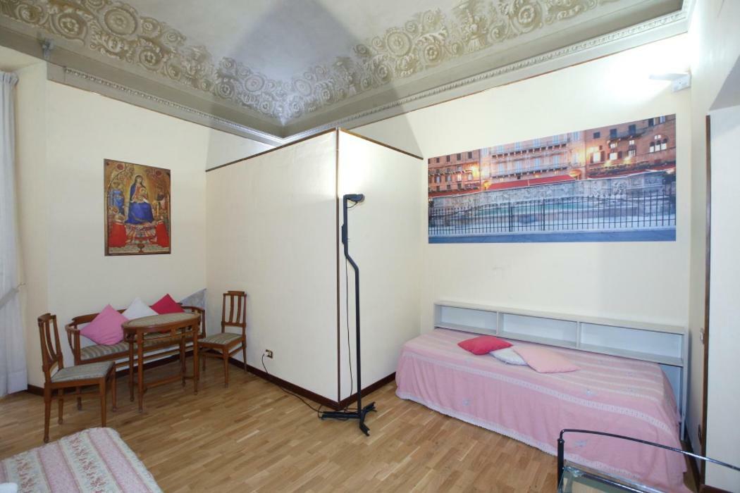 Residenza D'Epoca Montanini Panzió Siena Kültér fotó